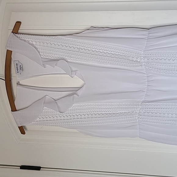 BEBE White and Flowy Beach Vacation Dress - Picture 4 of 12